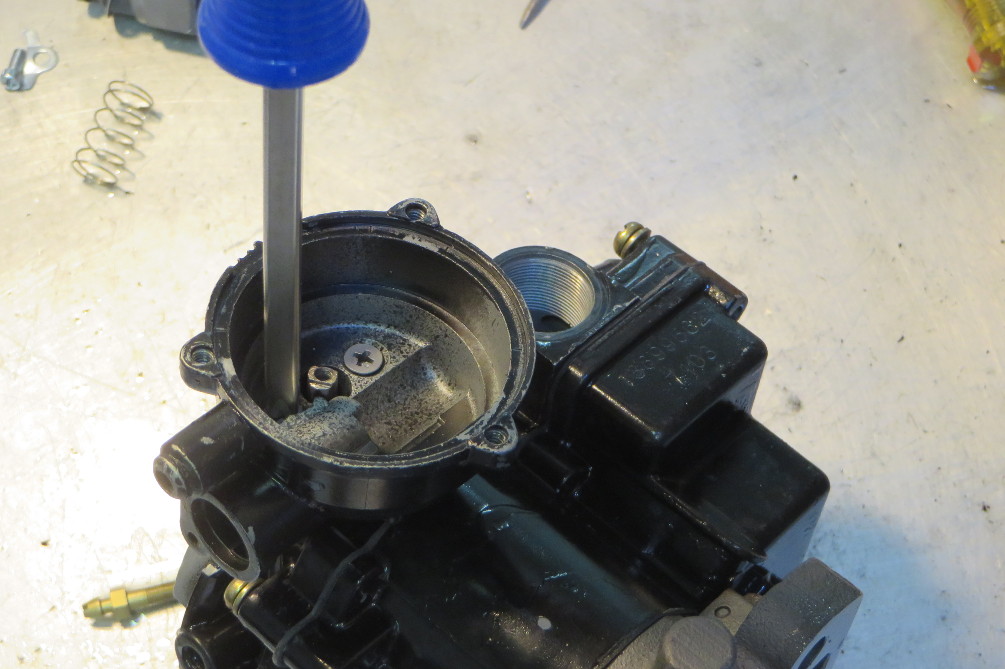 Mercarb Rebuild - choke housing